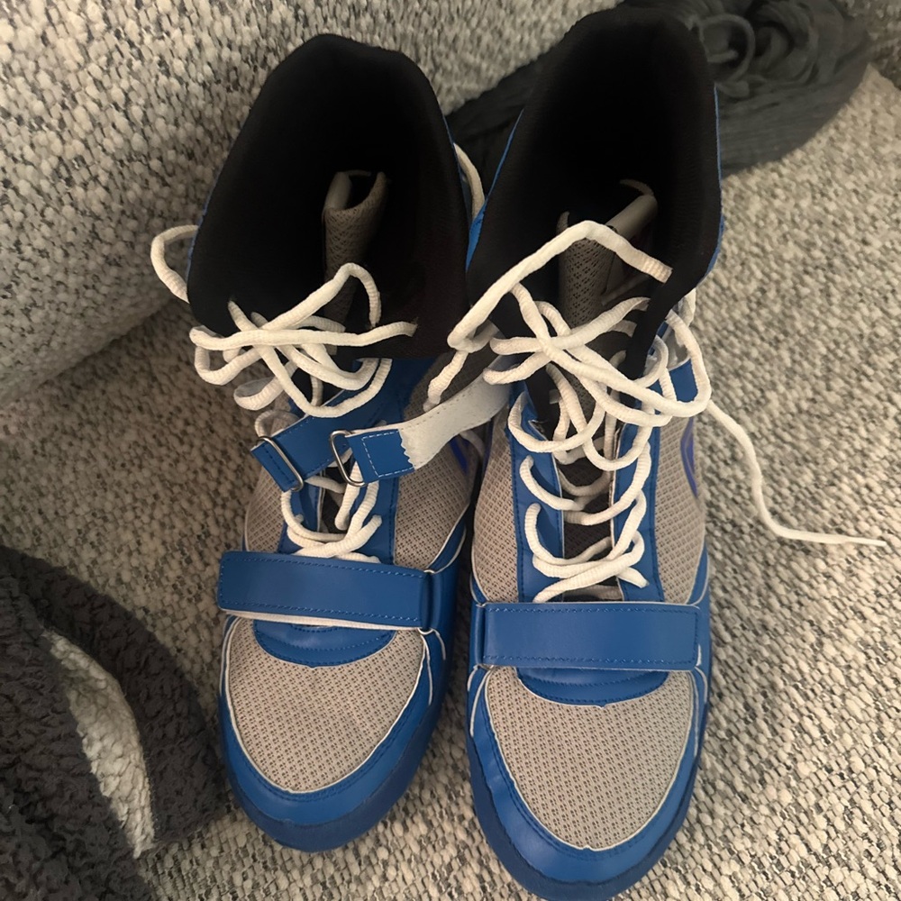 Adam's boxing X Vargas Dynasty
Boxing 🥊  Boots in like New Condition